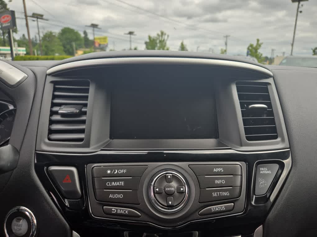 2017 Nissan Pathfinder SV