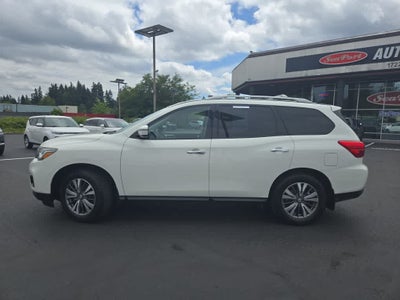 2017 Nissan Pathfinder SV