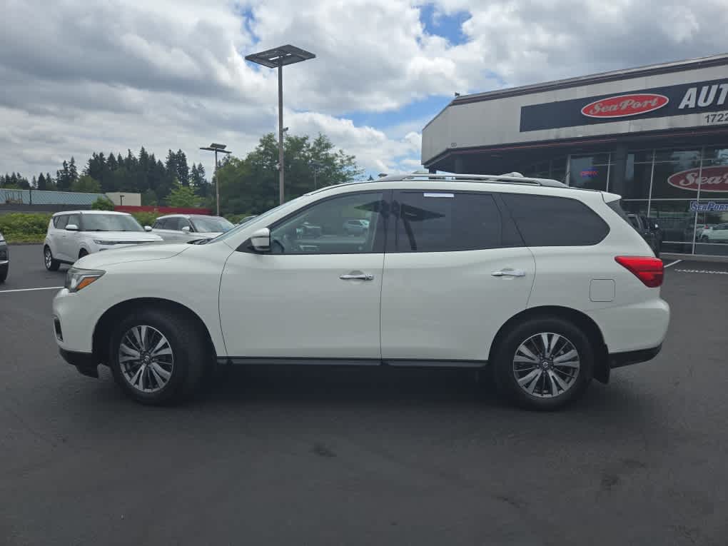 2017 Nissan Pathfinder SV