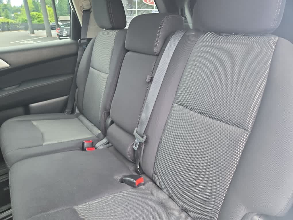 2017 Nissan Pathfinder SV