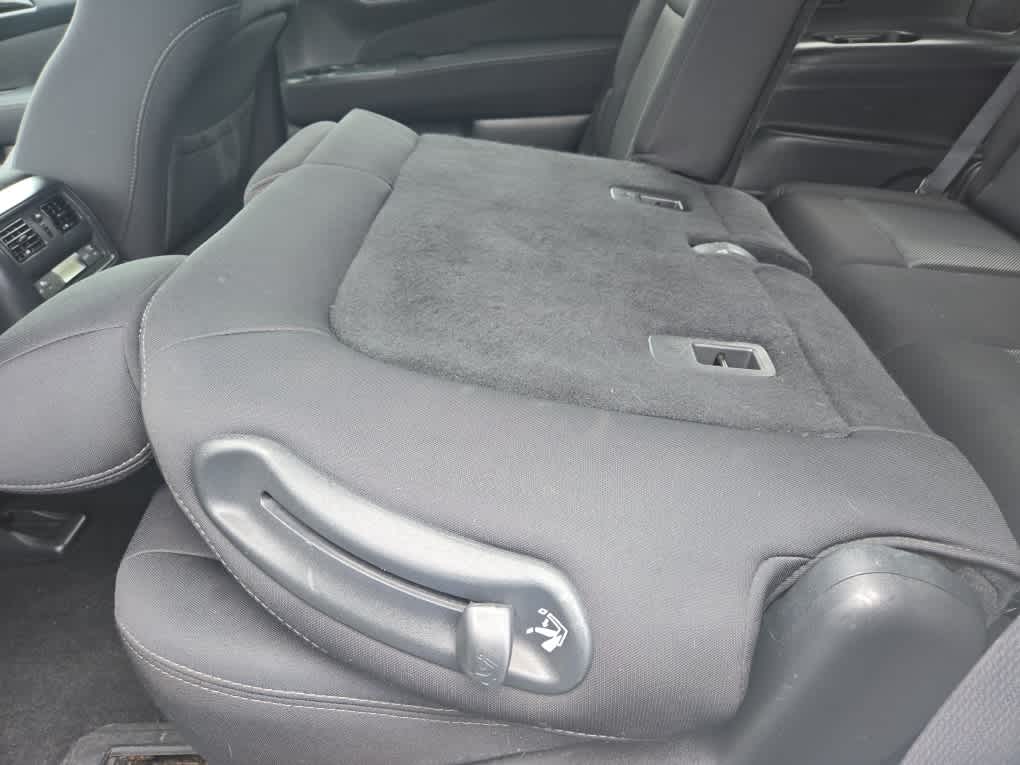 2017 Nissan Pathfinder SV