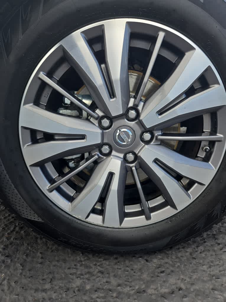 2017 Nissan Pathfinder SV