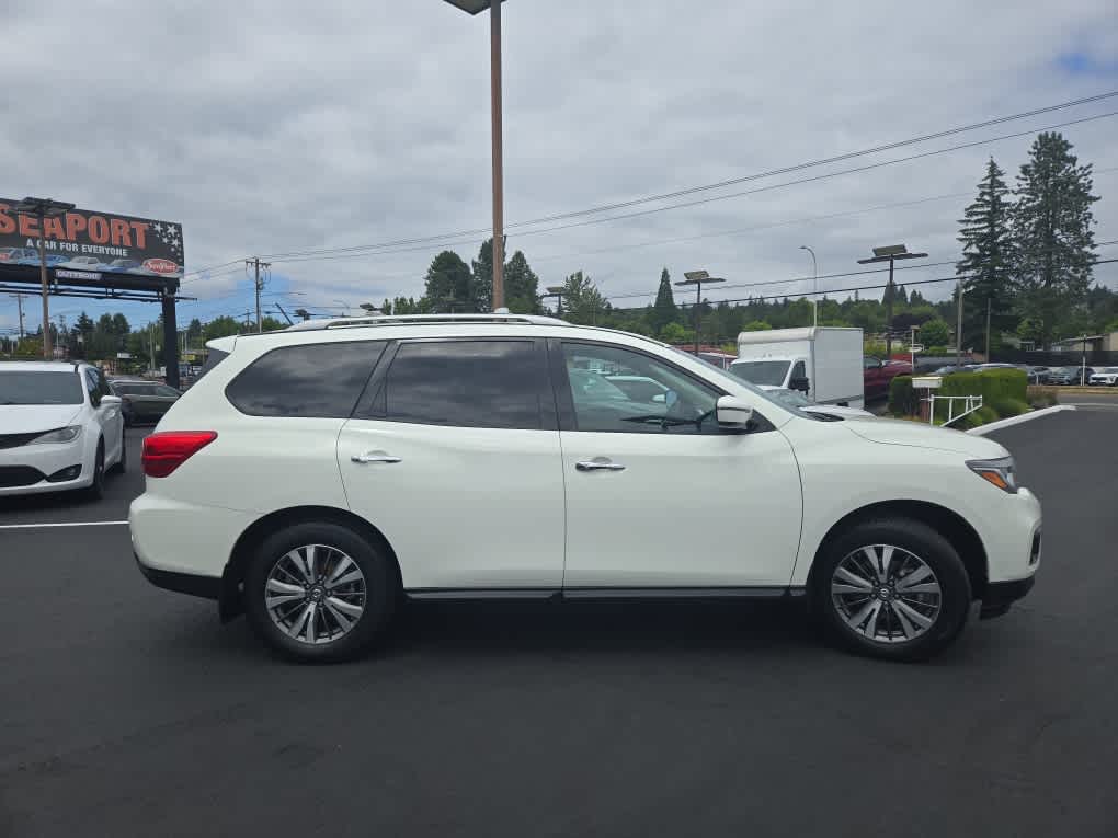 2017 Nissan Pathfinder SV