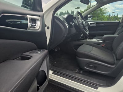2017 Nissan Pathfinder SV