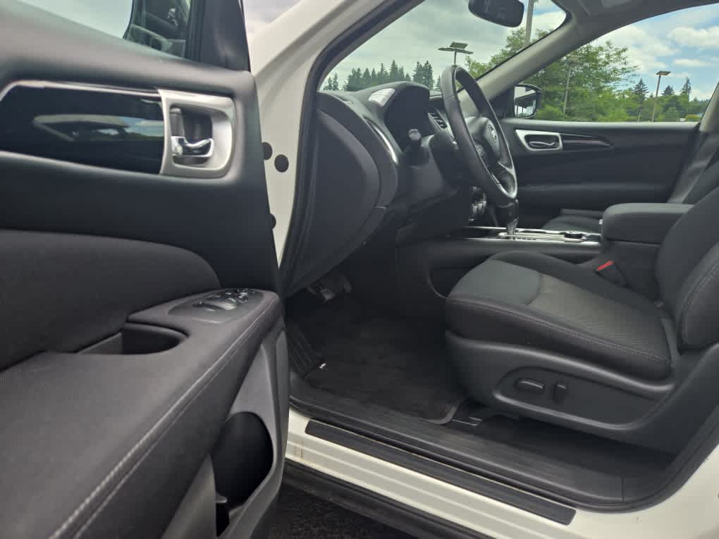 2017 Nissan Pathfinder SV