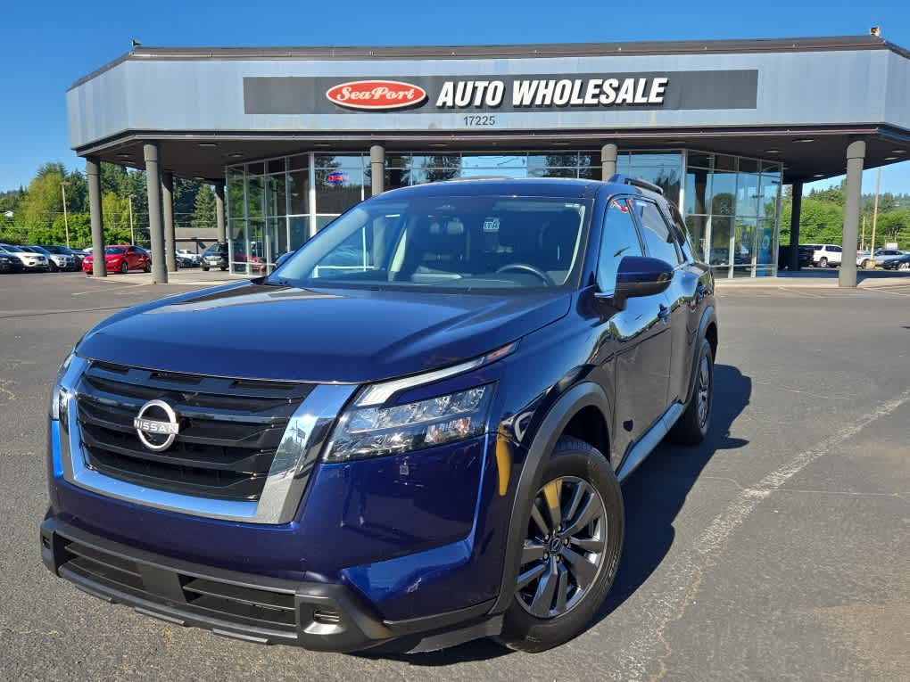 2025 Nissan Pathfinder SV 4WD's photo