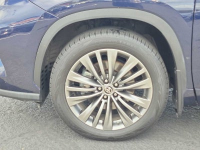 2020 Toyota Highlander Hybrid Platinum