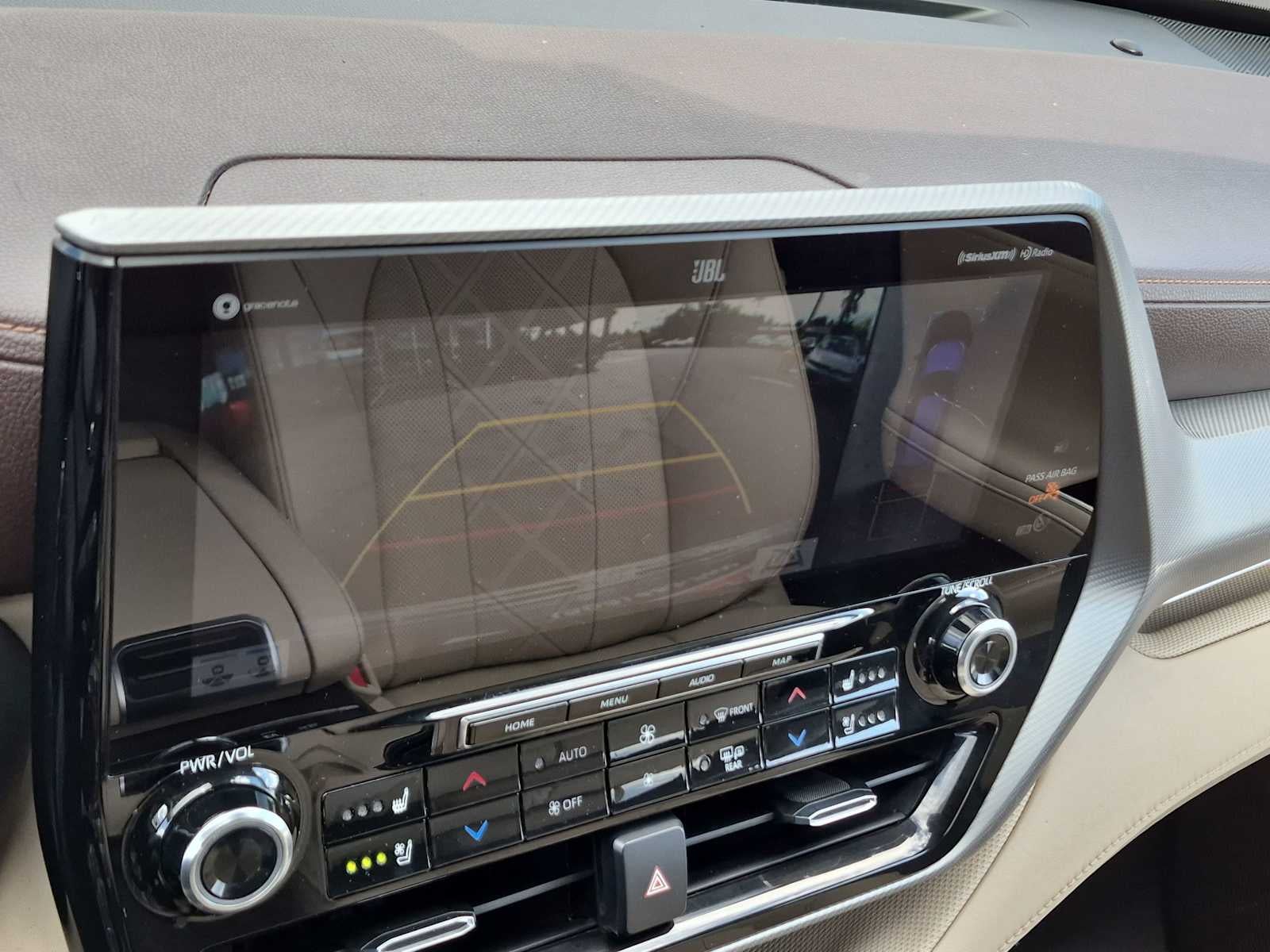 2020 Toyota Highlander Hybrid Platinum