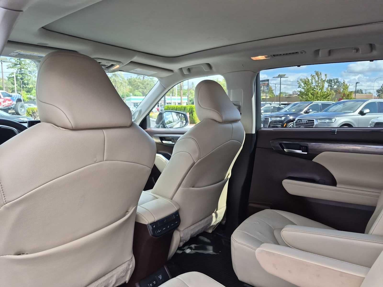 2020 Toyota Highlander Hybrid Platinum