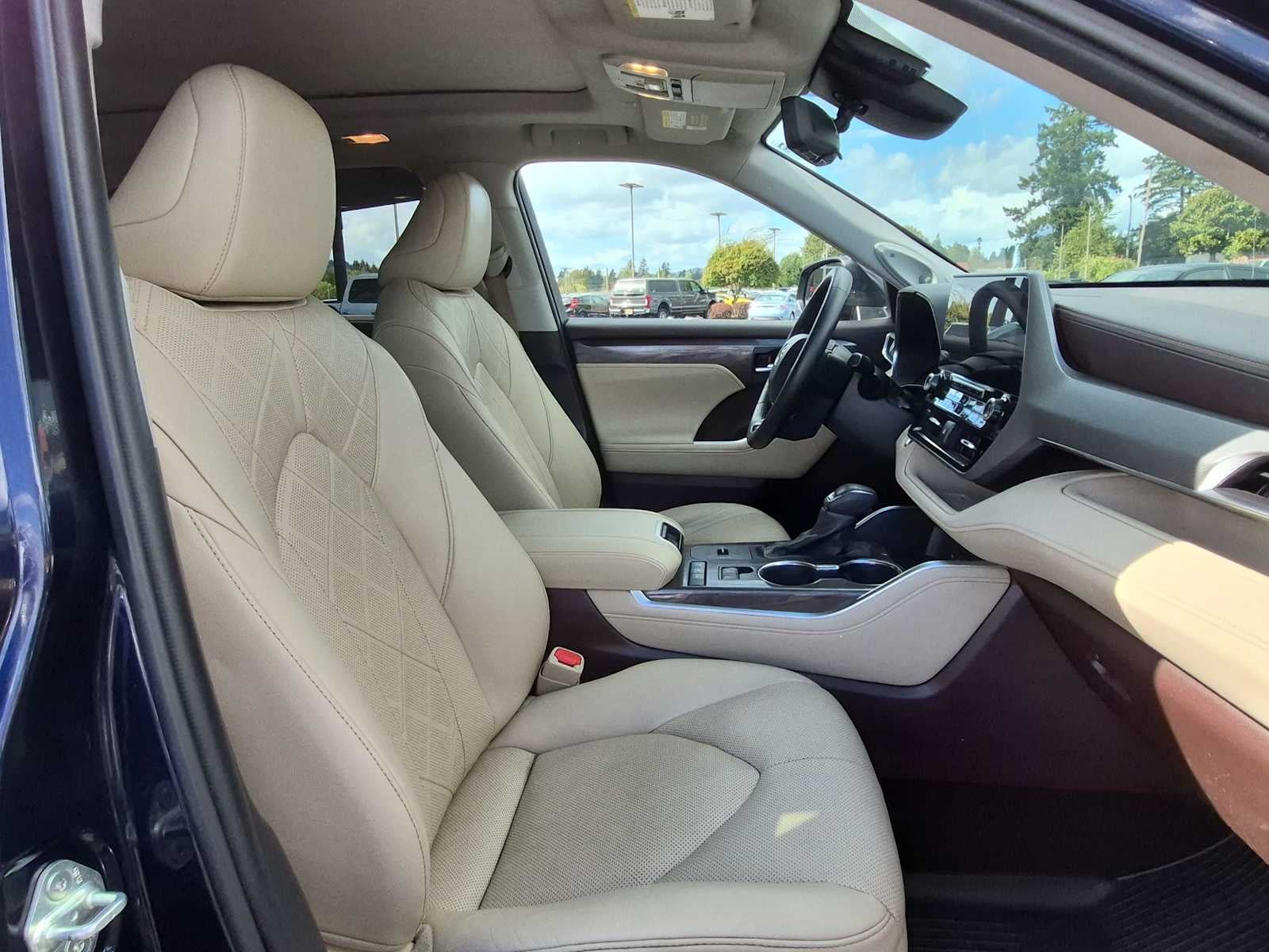 2020 Toyota Highlander Hybrid Platinum