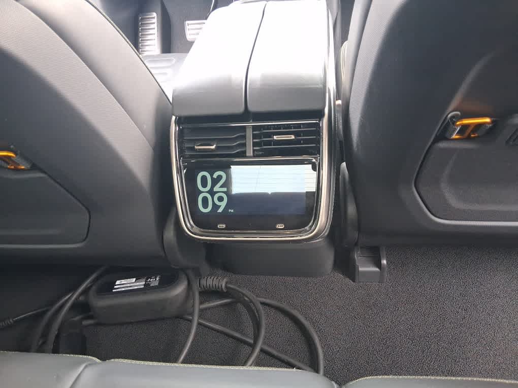 2024 Rivian R1T Adventure