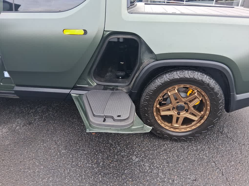 2024 Rivian R1T Adventure