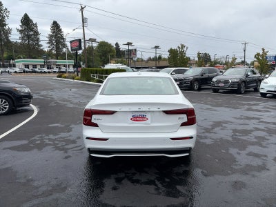 2024 Volvo S60 Plus Dark Theme