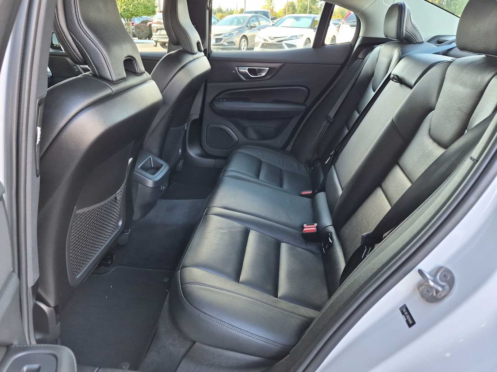 2024 Volvo S60 Plus Dark Theme