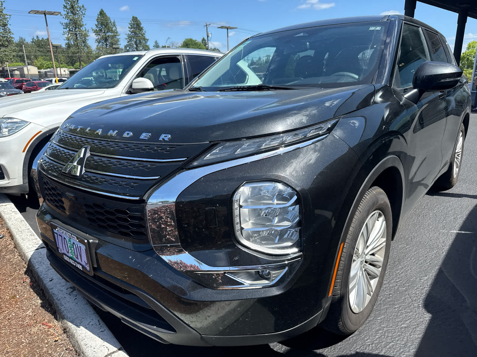 2022 Mitsubishi Outlander ES