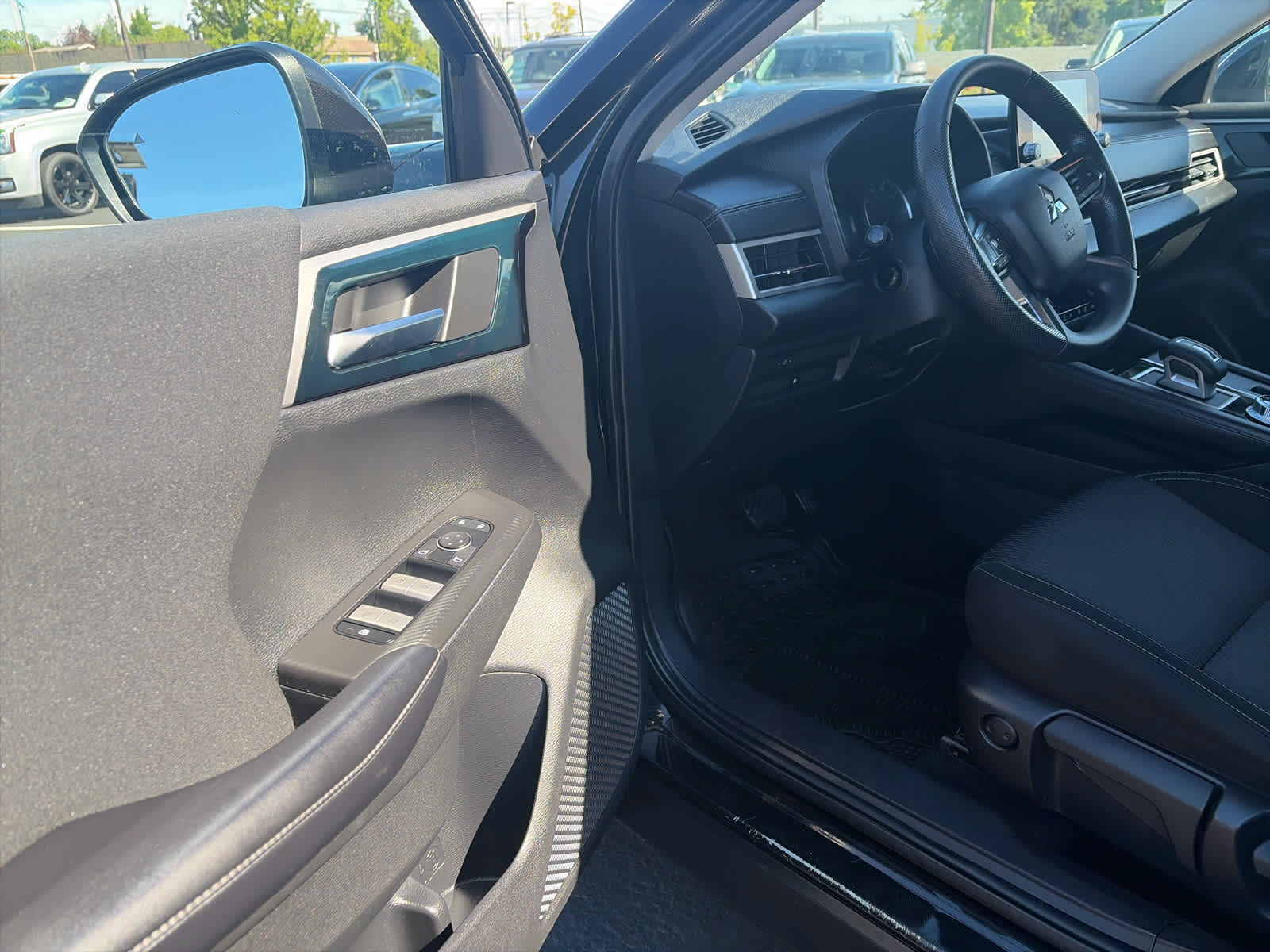 2022 Mitsubishi Outlander ES