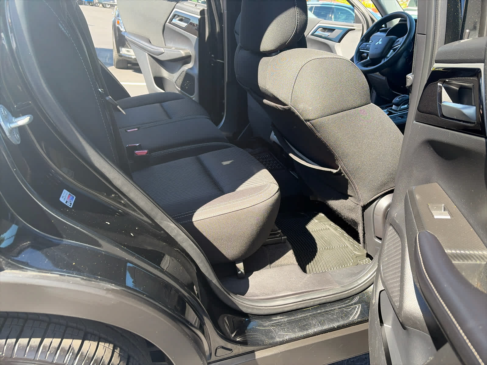 2022 Mitsubishi Outlander ES