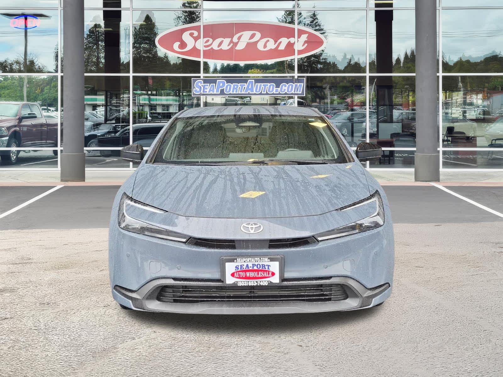 2025 Toyota Prius LE