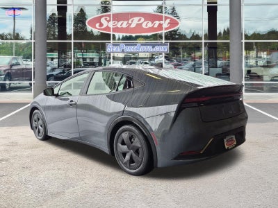 2025 Toyota Prius LE