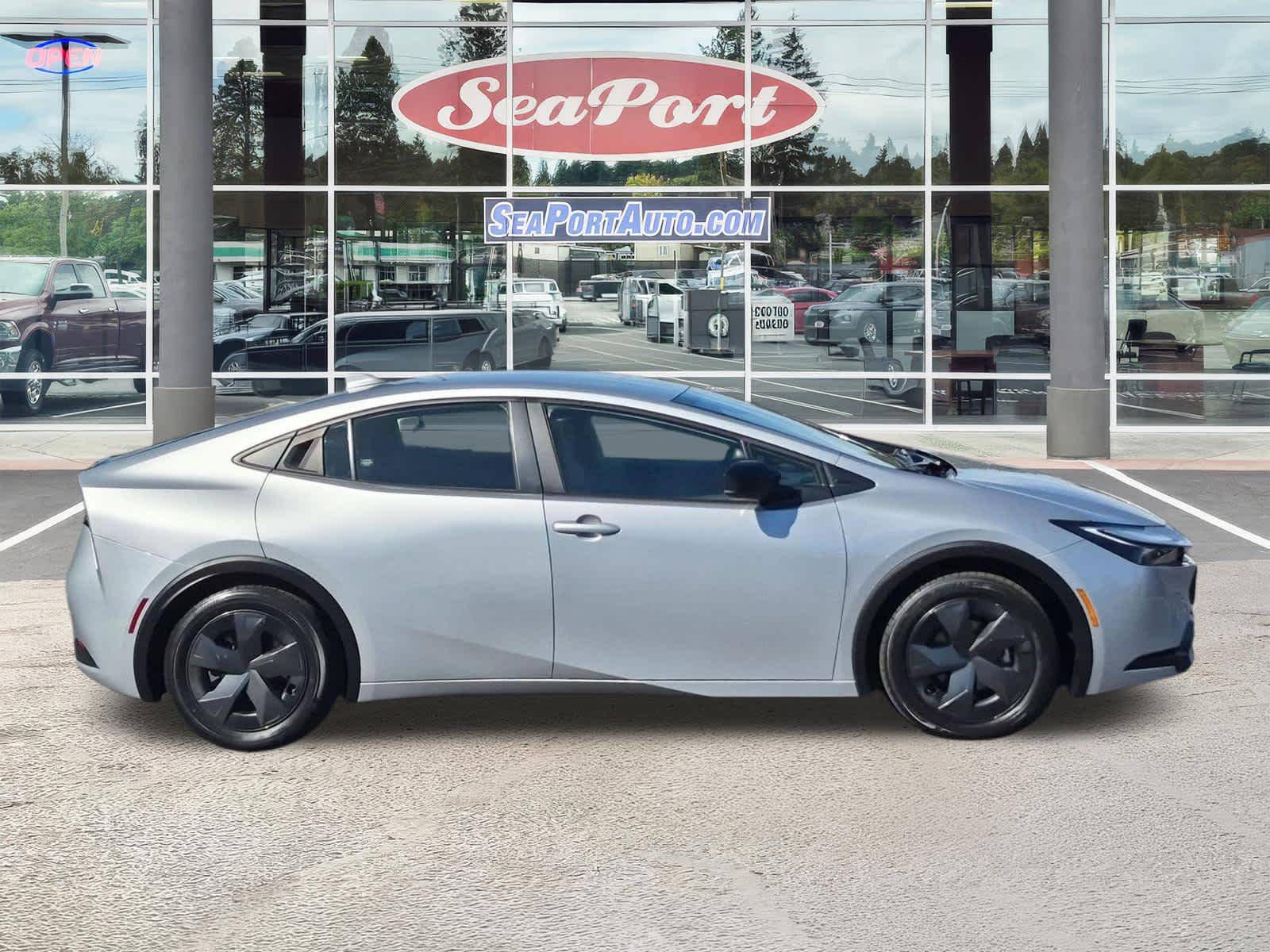 2024 Toyota Prius LE