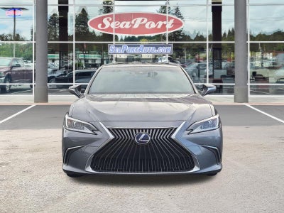 2019 Lexus ES 300h 