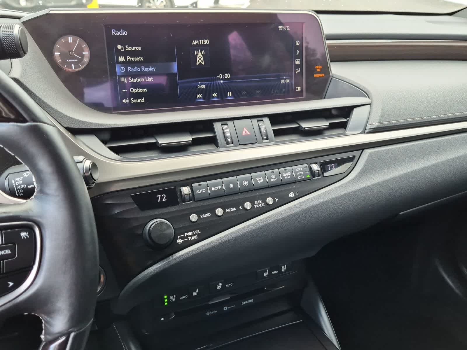 2019 Lexus ES 300h 