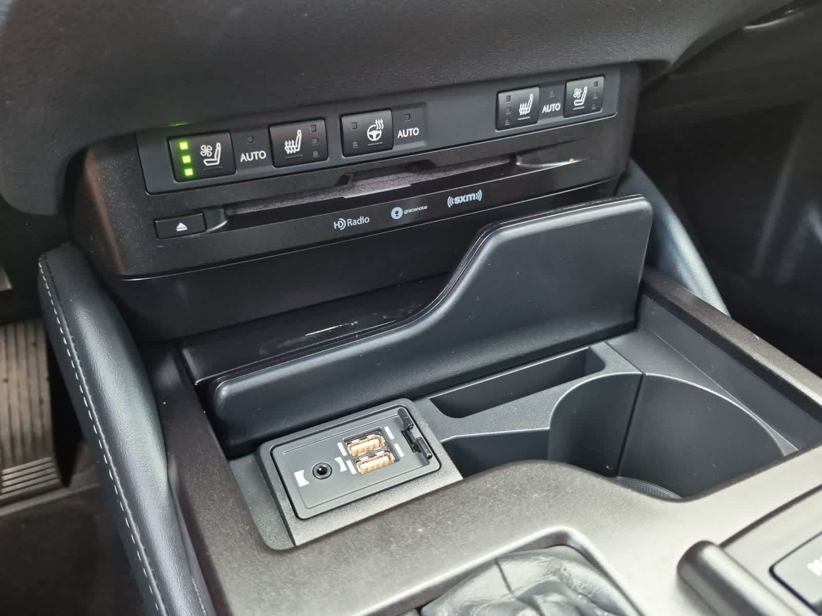 2019 Lexus ES 300h 