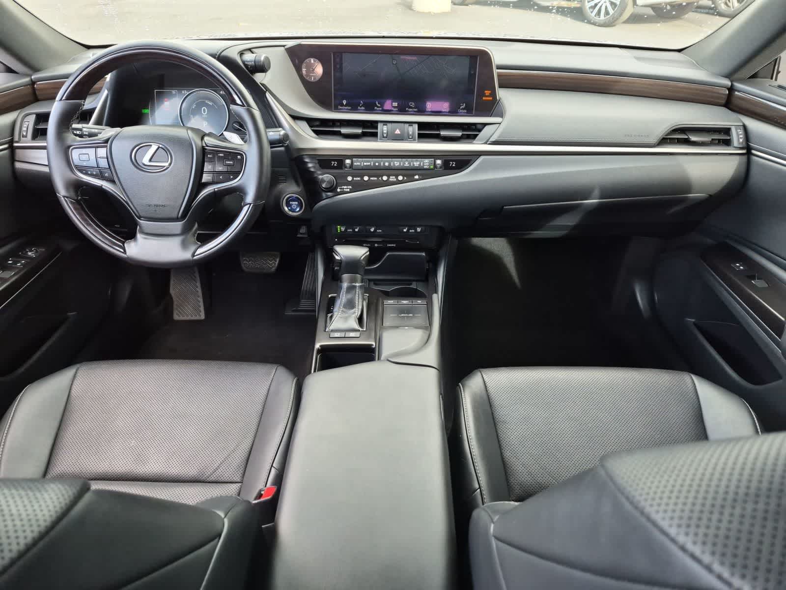 2019 Lexus ES 300h 