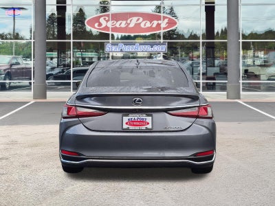 2019 Lexus ES 300h 