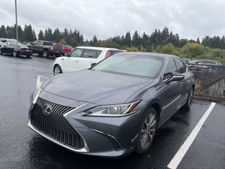 2019 Lexus ES 300h 