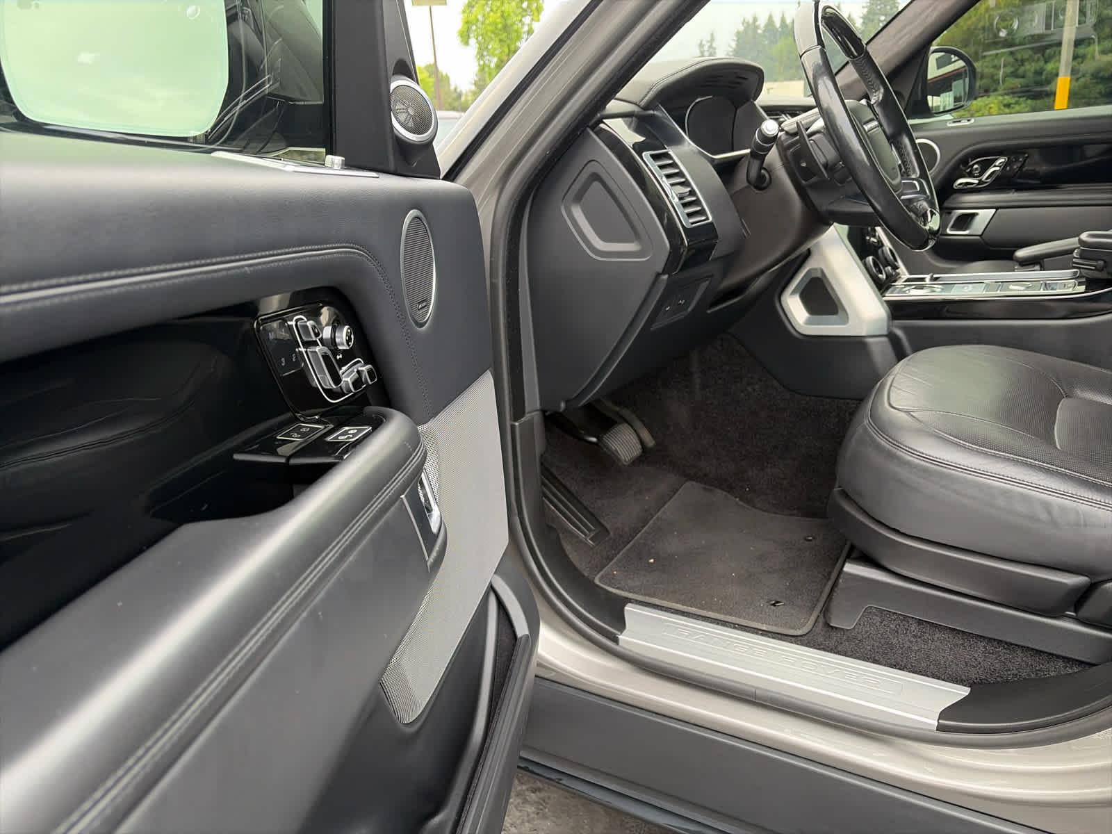 2018 Land Rover Range Rover Base