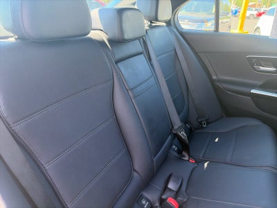 2025 Mercedes-Benz C 300 C 300
