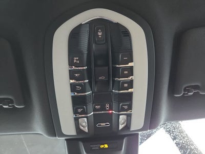 2025 Porsche Macan T