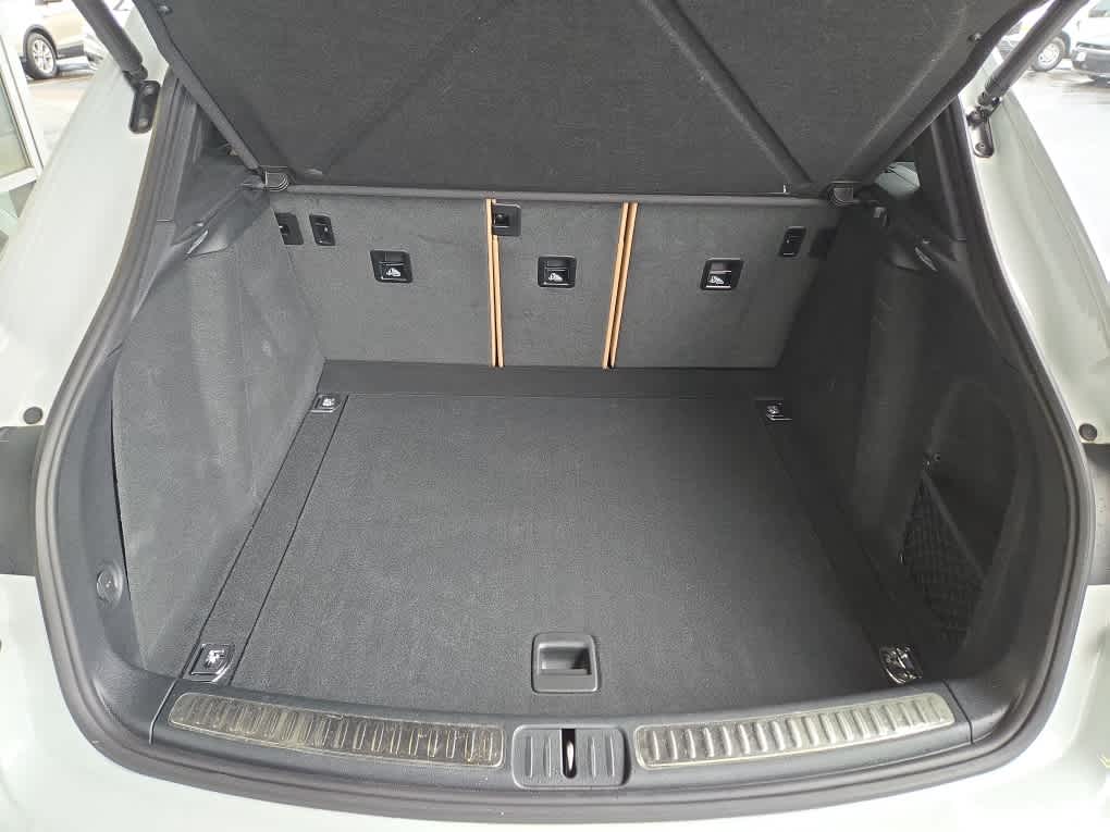 2025 Porsche Macan T