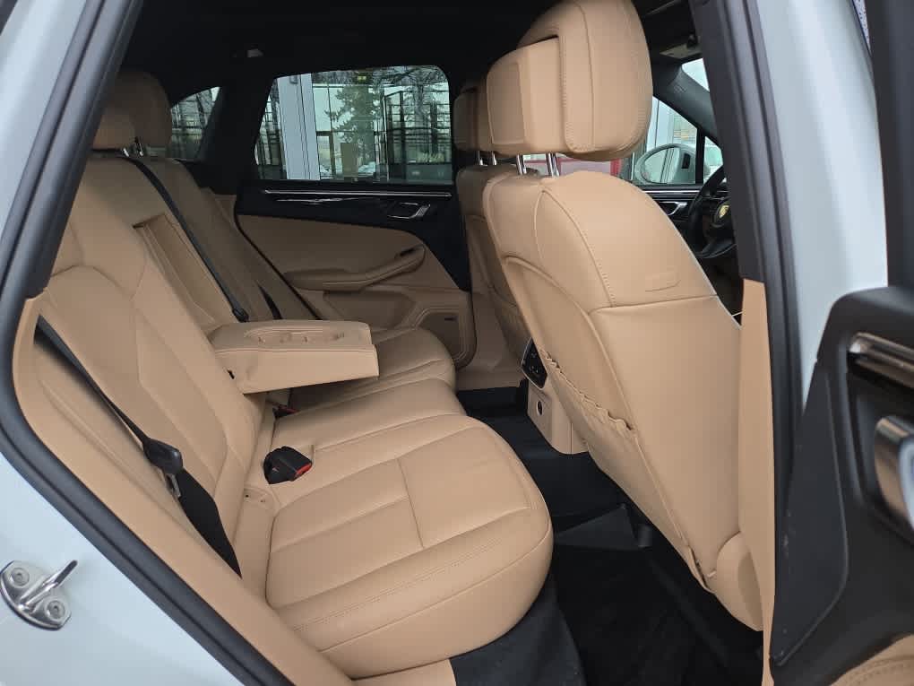 2025 Porsche Macan T