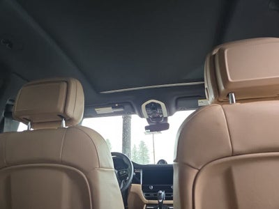 2025 Porsche Macan T