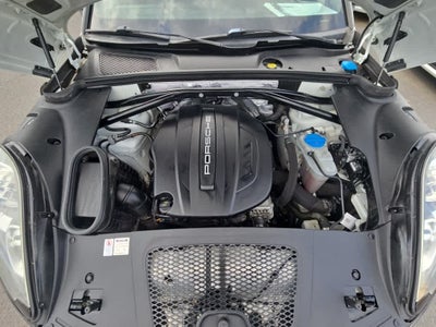 2017 Porsche Macan Base