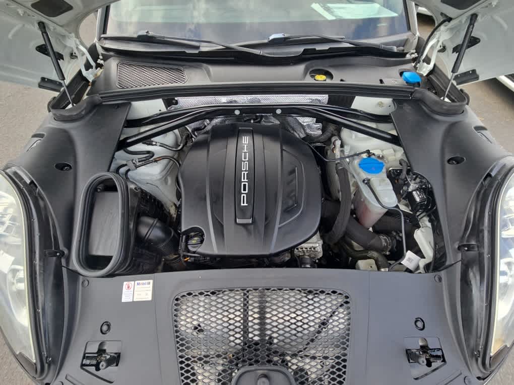 2017 Porsche Macan Base