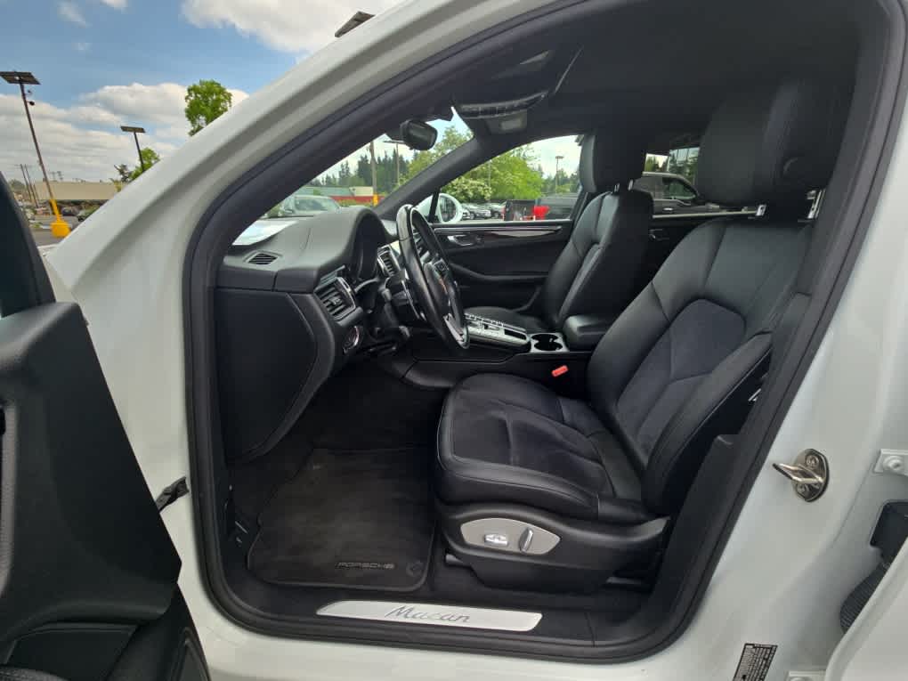 2017 Porsche Macan Base