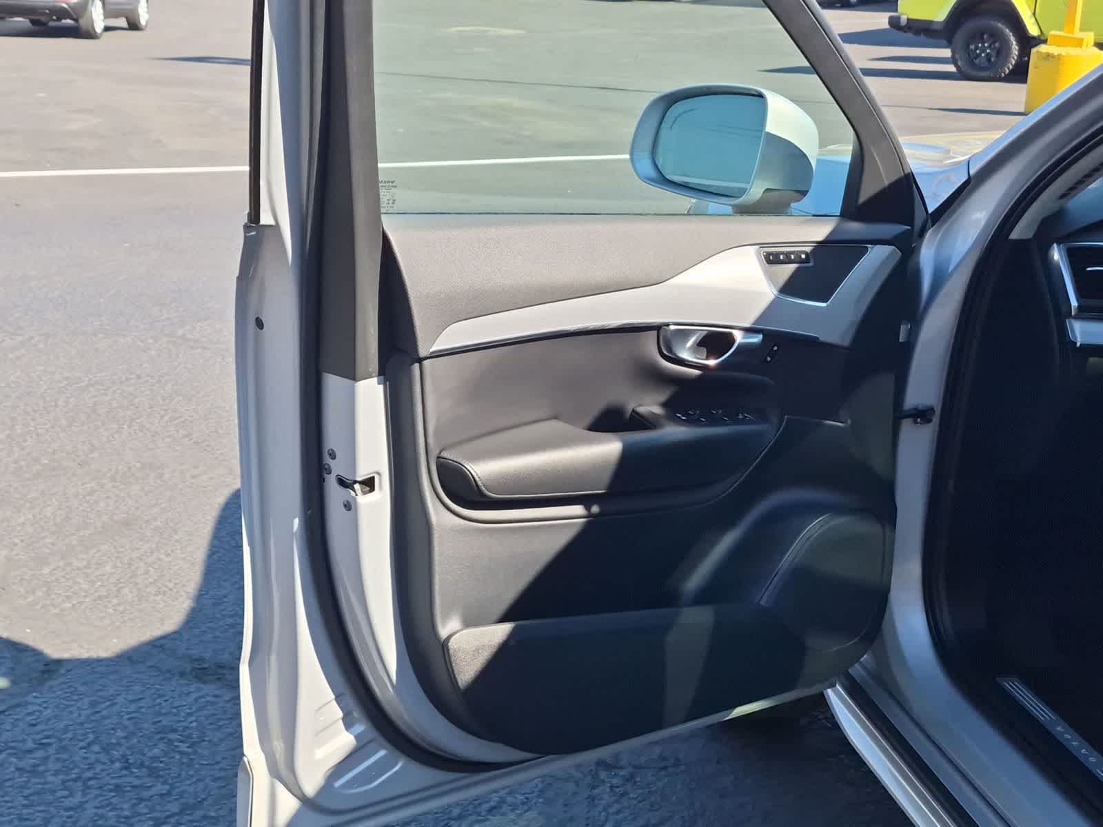 2023 Volvo XC90 Core
