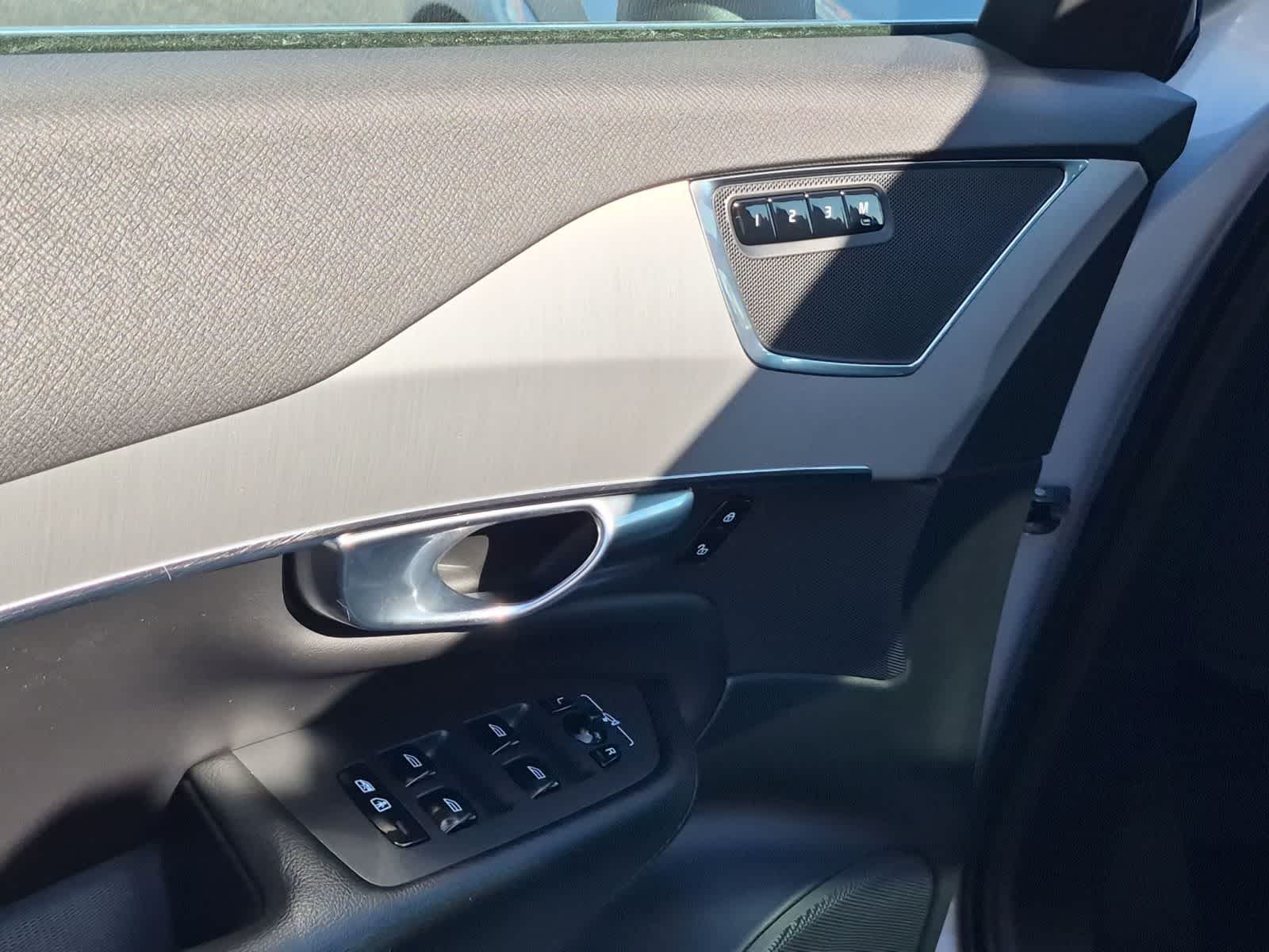 2023 Volvo XC90 Core