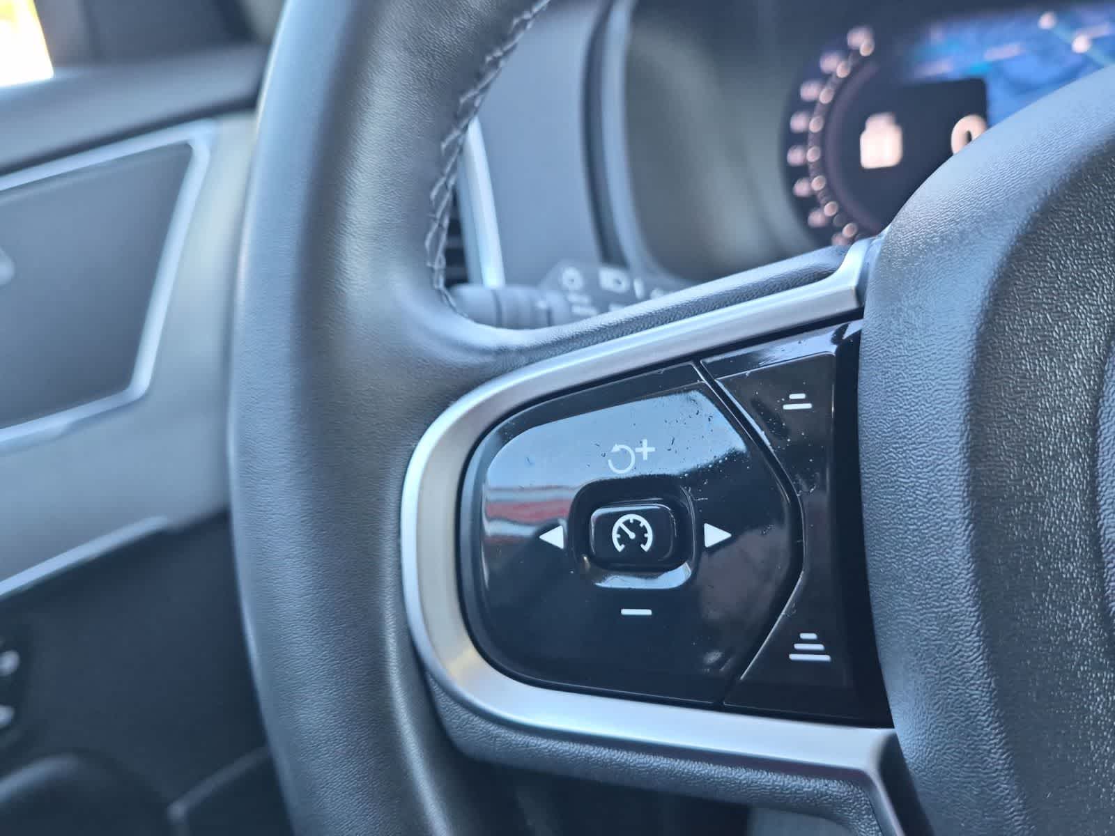 2023 Volvo XC90 Core