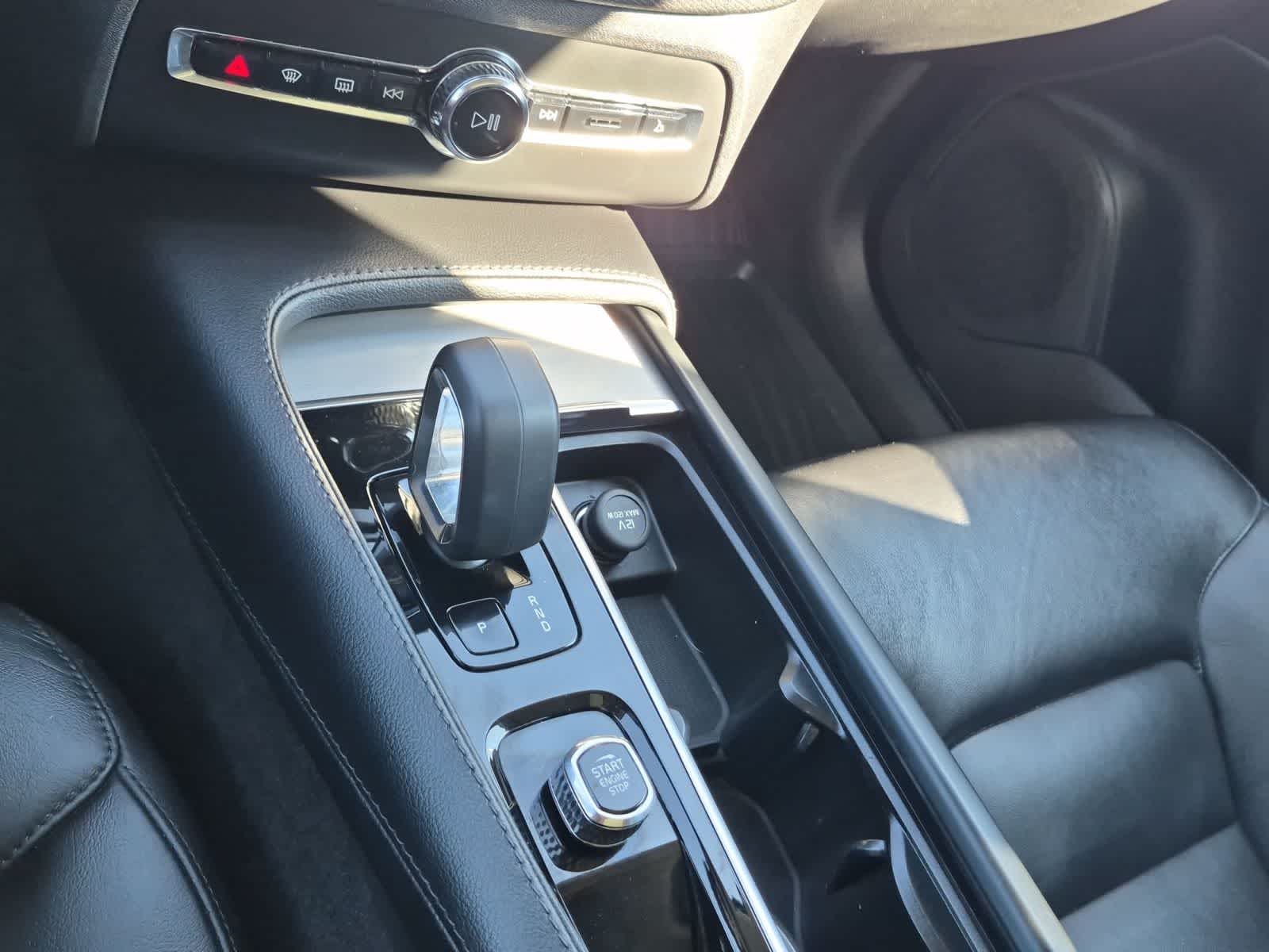 2023 Volvo XC90 Core