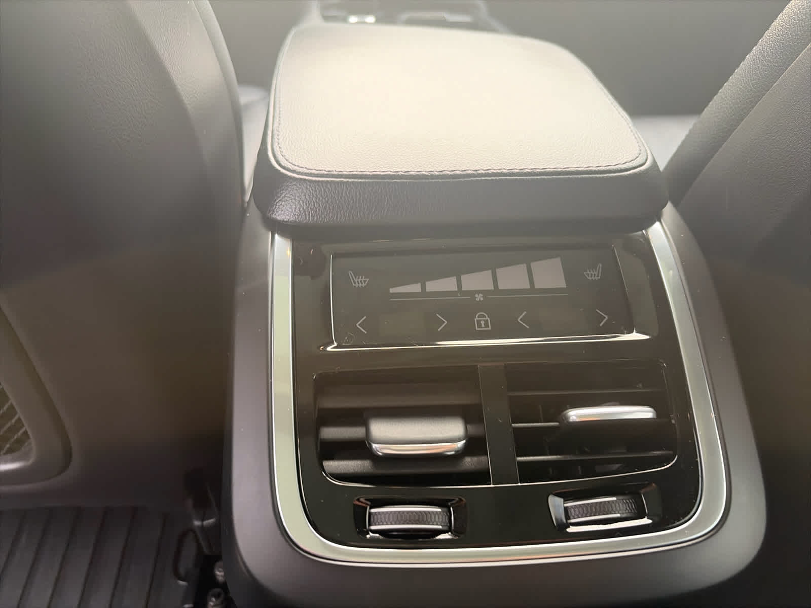 2023 Volvo XC90 Core