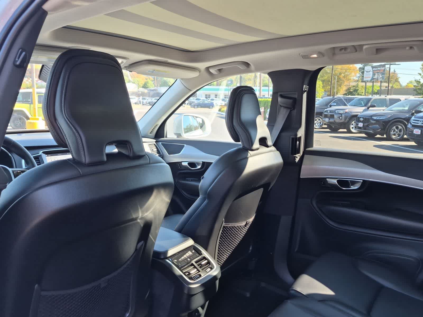 2023 Volvo XC90 Core
